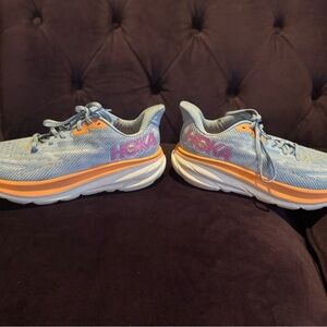 Hoka Clifton 9 women’s size 10D